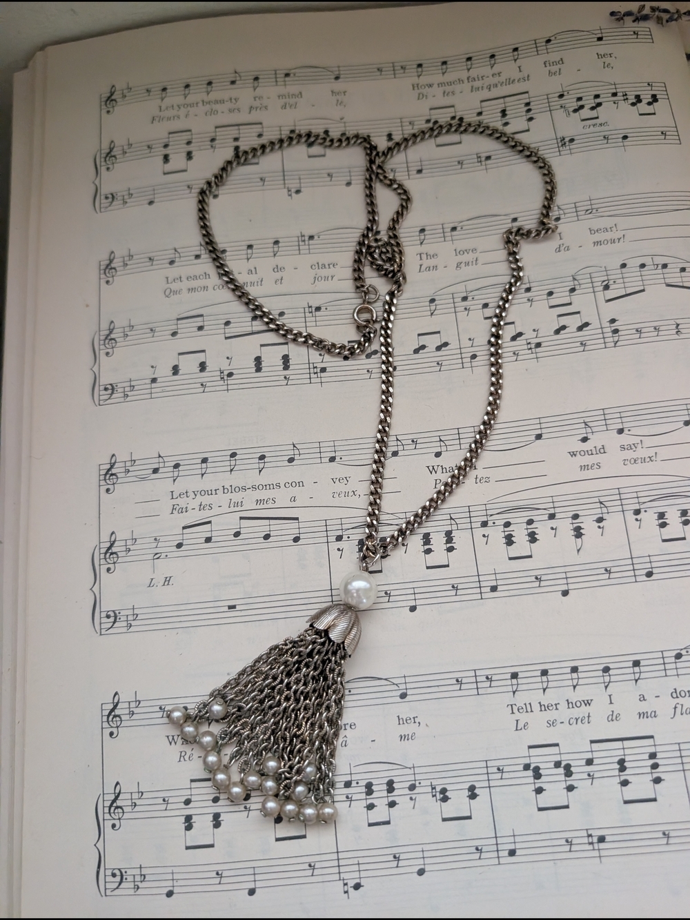 Silver-tone Pearl Tassel Pendant Necklace - Elegant Women Jewelry